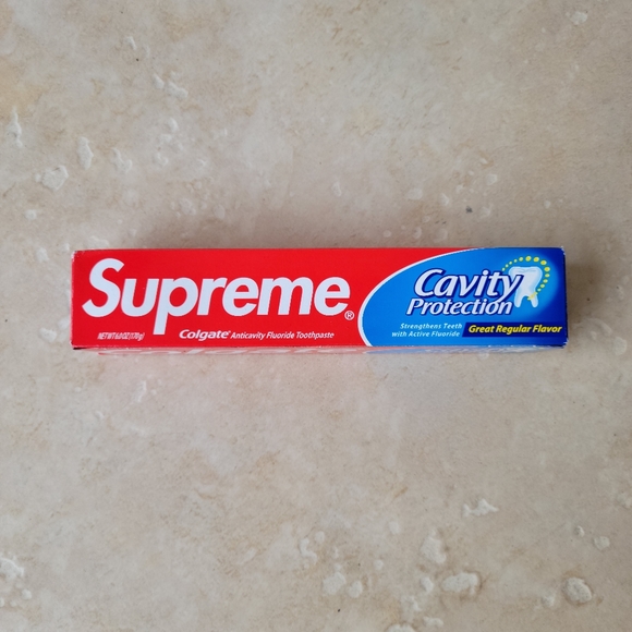 Supreme x Colgate Toothpaste - Picture 3 of 4